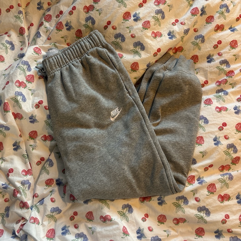 nike joggers